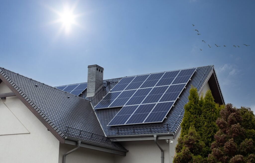 how much energy does a solar panel produce